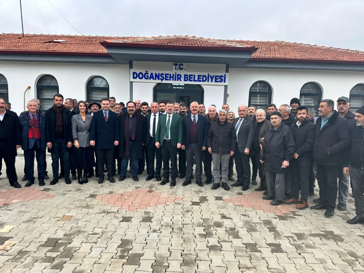 “Türkiye Belediyeler Birliği’nden Doğanşehir’e 3 araç”