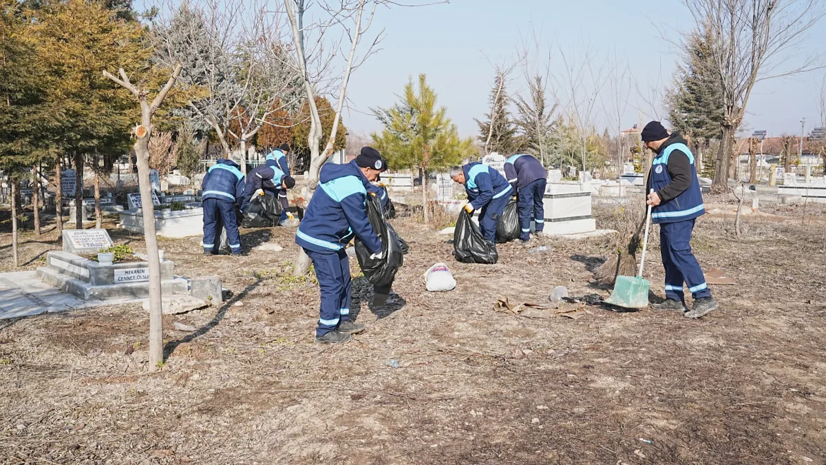 Battalgazi Belediyesi'nden Mezarlıklarda Temizlik Seferberliği