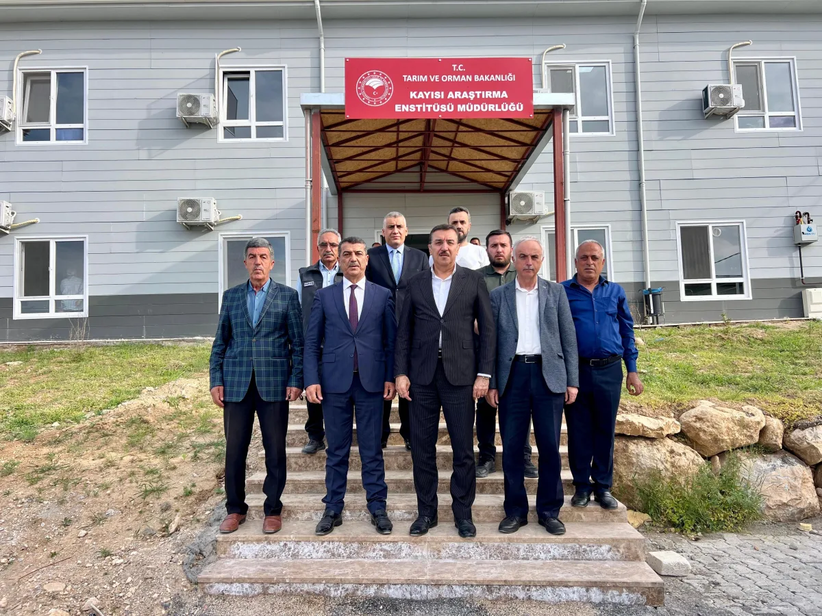 Bülent Tüfenkci'den Kayısı Araştırma Enstitüsü'ne Ziyaret