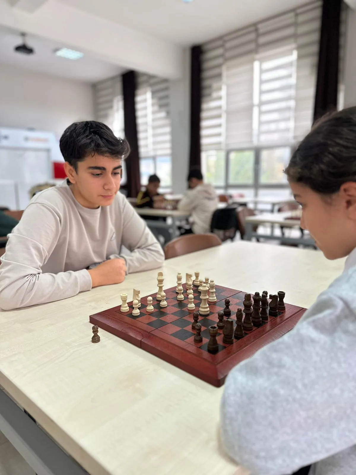 GENÇLER KERNEK KÜLİYESİ’NDE KIYASIYA YARIŞTI