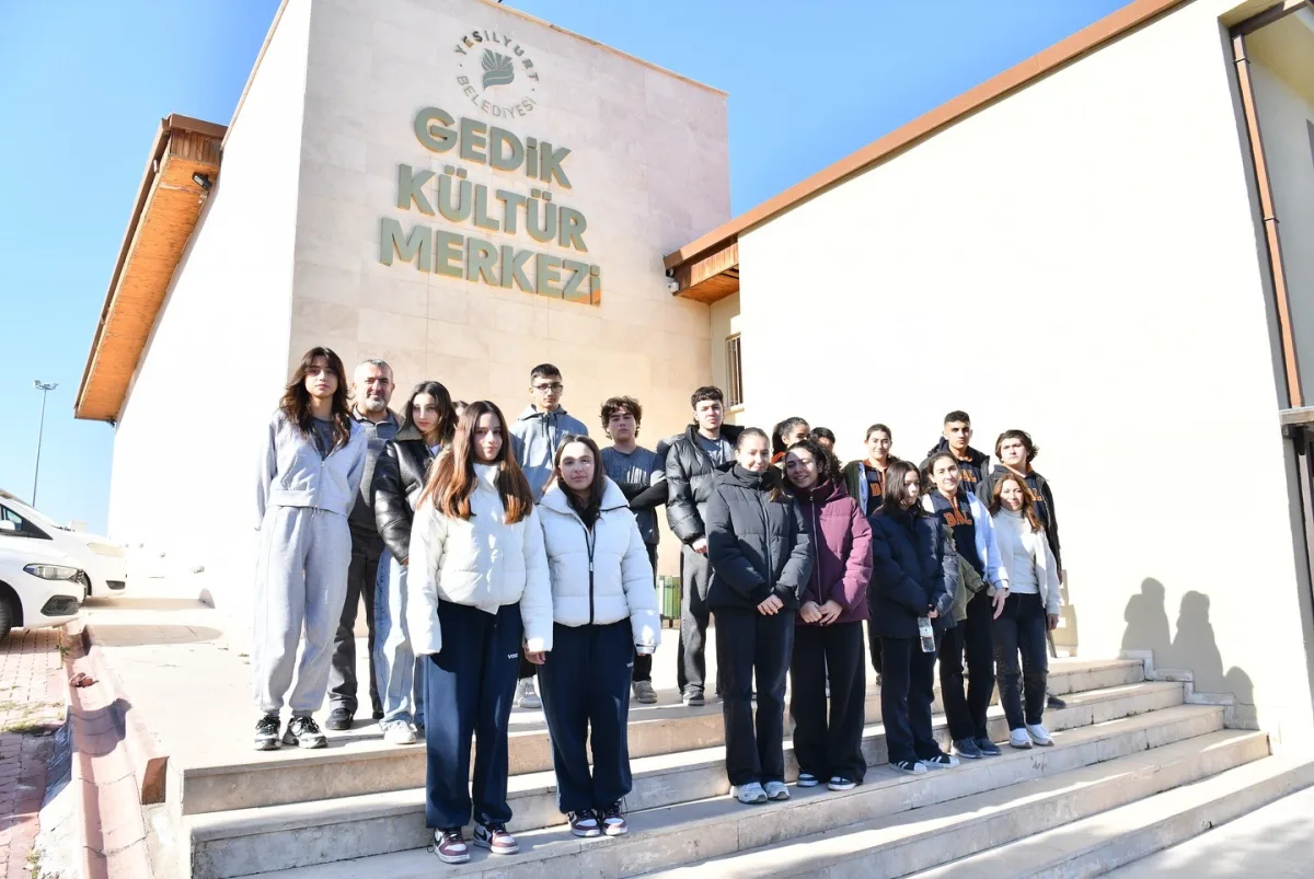 "İyilik Elçisi"Projesi Gençlere Yardımlaşma ve Tarih Bilinci Aşılıyor
