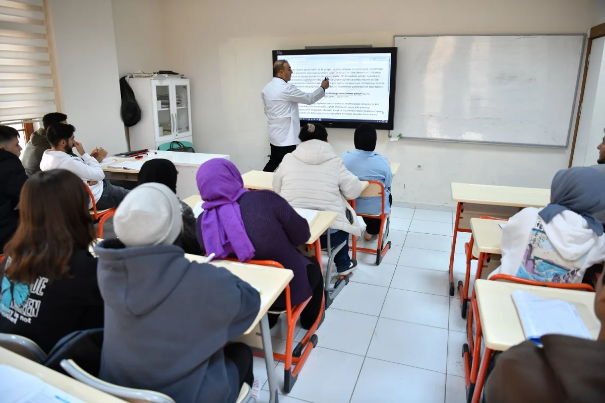 Yeşilyurt'ta Öğrencilere Ara Tatilde Ücretsiz LGS ve DYK Hazırlık Kursları