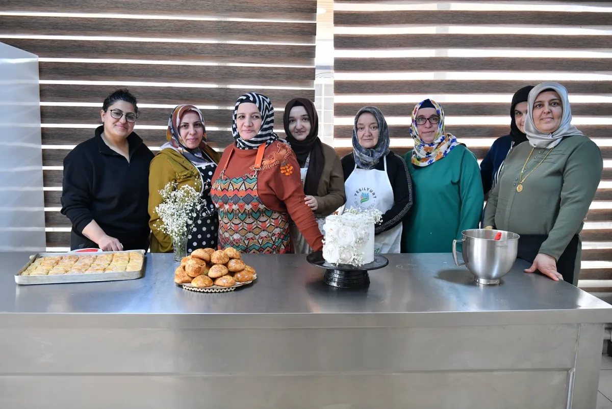 Yeşilyurt'ta Kadınlar Üretiyor, Emeğe Değer Katılıyor