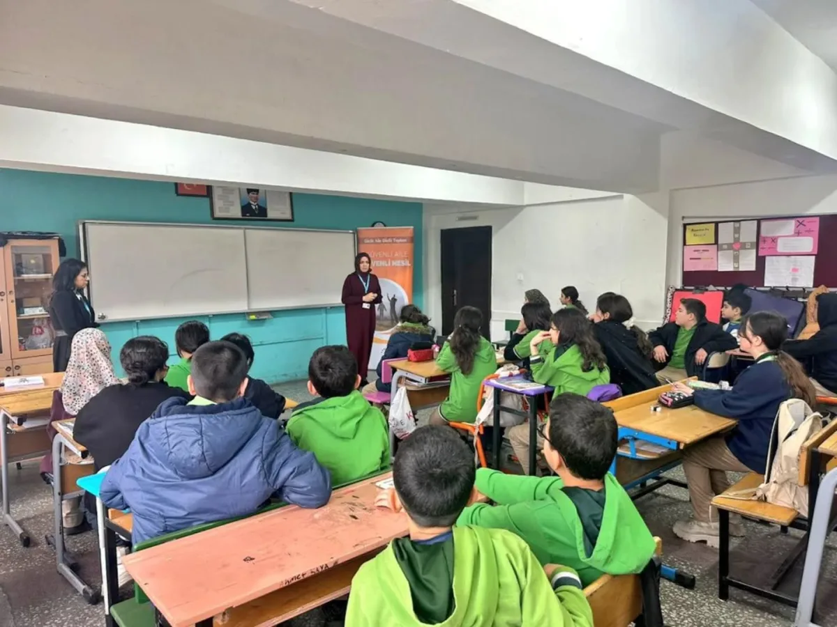 Yeşilyurt'ta "Güvenli Aile, Güvenli Nesil"Projesiyle Geleceğe Güvenli Adımlar Atılıyor