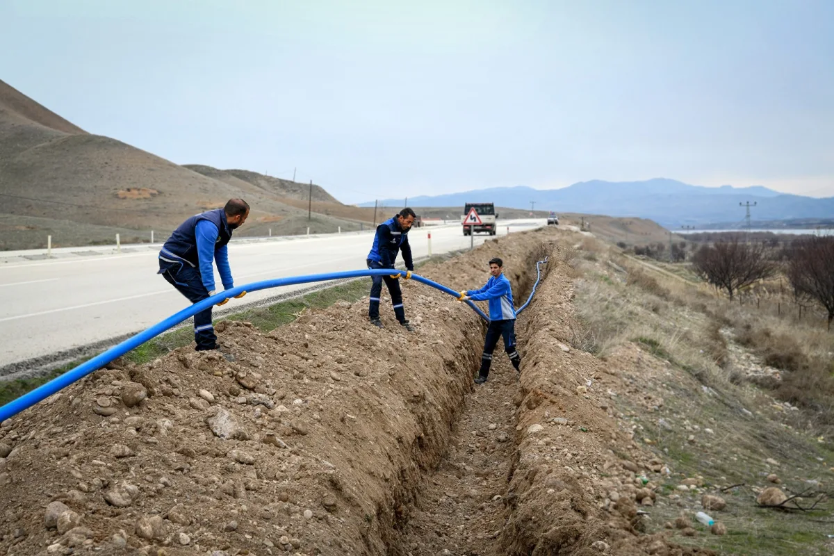 YAZIHAN BOYACA VE CENDERE’YE  2.700 METRE İÇME SUYU HATTI