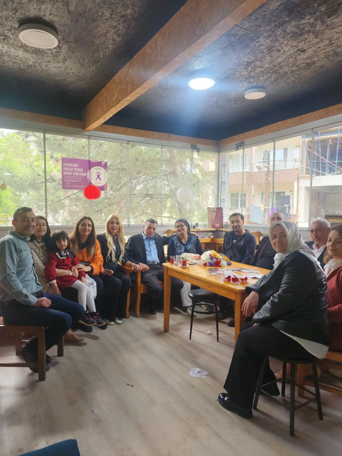 Paşaköşkü'nde Gönüllüleri Fetheden Hareket:Muhtar Adayı Elvan Kar Çiçek'ten Anlamlı Kutlama