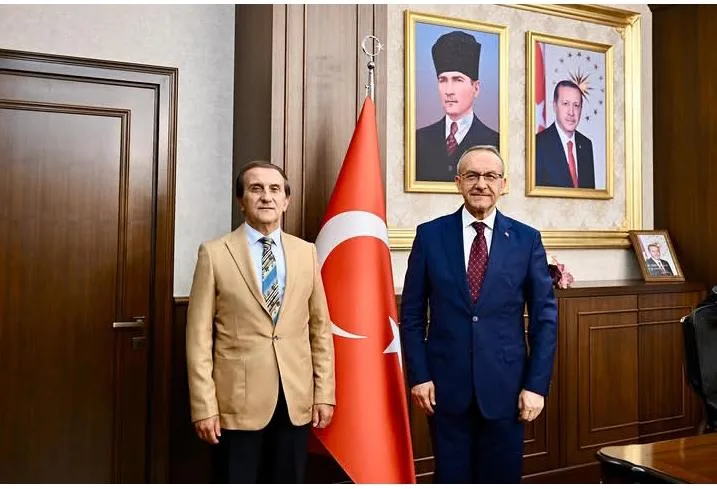 Malatya Valiliği'nde Duygusal Veda:42 Yıllık Hizmet Emeklilikle Taçlandı