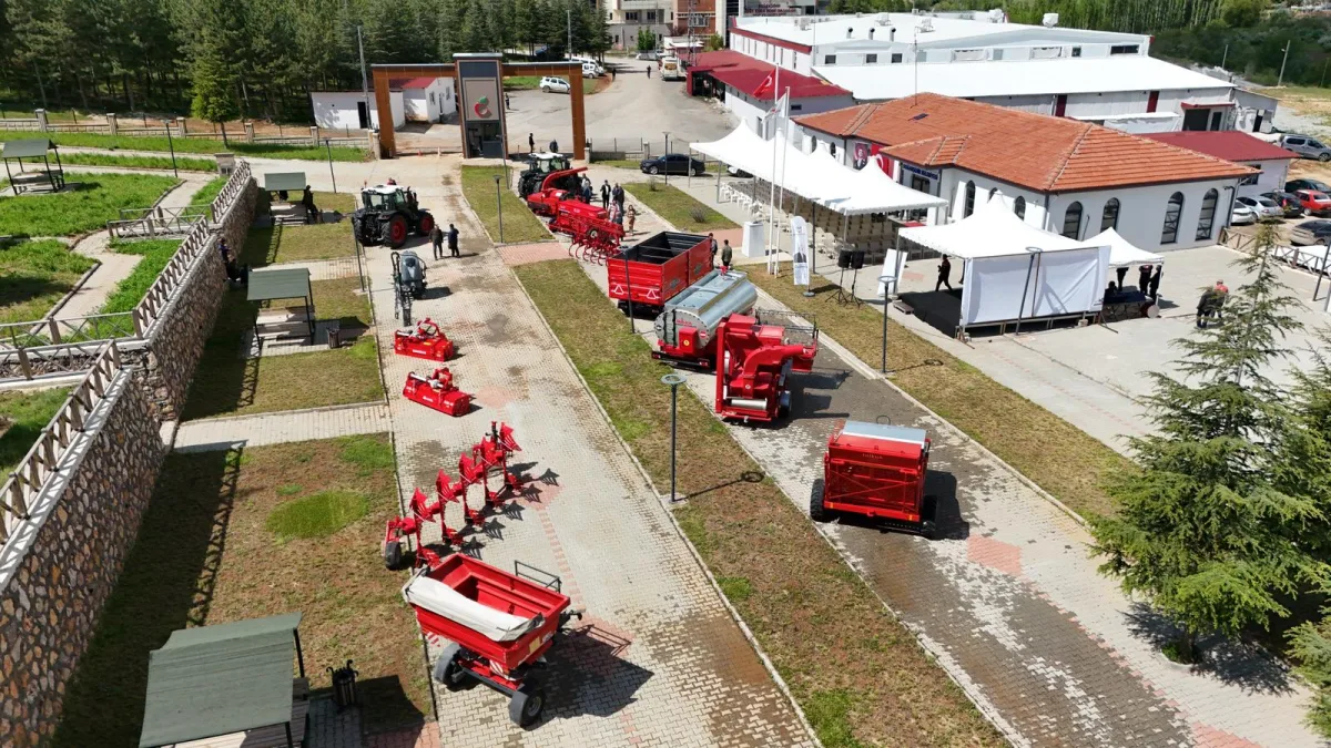 Doğanşehir'de Buğday Üretimine Güç Katacak Ortak Tarım Makineleri Parkı Açıldı