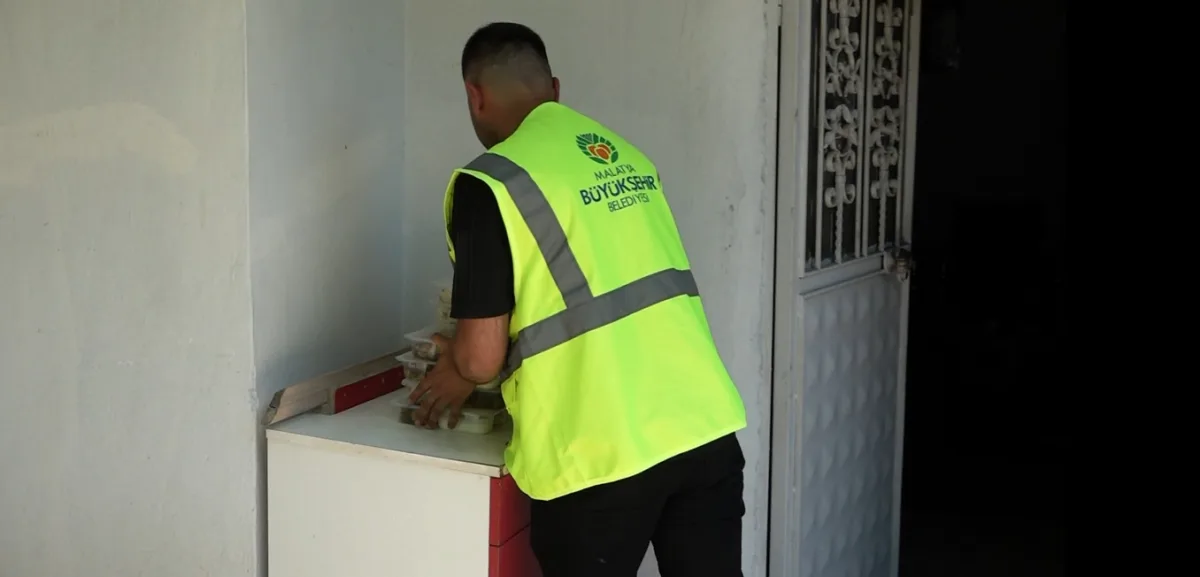 MALATYA’DA İHTİYAÇ SAHİPLERİNE YEMEK DESTEĞİ