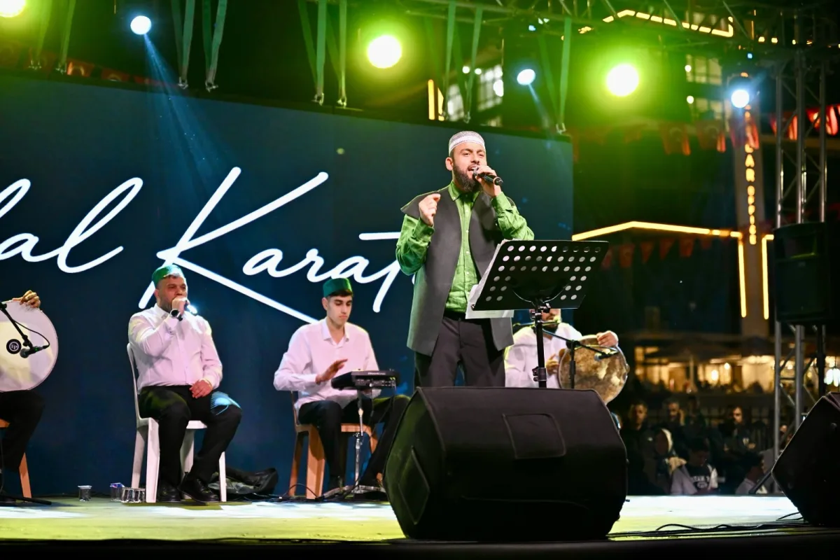 Yeşilyurt'ta Gönülleri Buluşturan Gece:Celal Karatüre Konseri Büyük İlgi Gördü