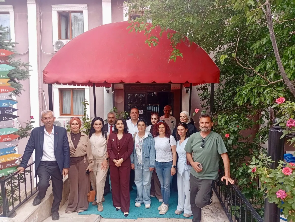 Depremin Yaralarına Sinematik Bir Dokunuş:Nihal Gül Ağca'nın Vizyonu ve Haluk Cömertoğlu'nun Cömert Yüreğiyle Muhteşem Bir Arapgir Yolculuğu