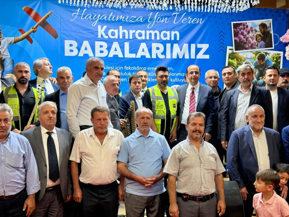 Yeşilyurt Belediyesi'nden Mahalle Muhtarlarına "Babalar Günü"Vefası