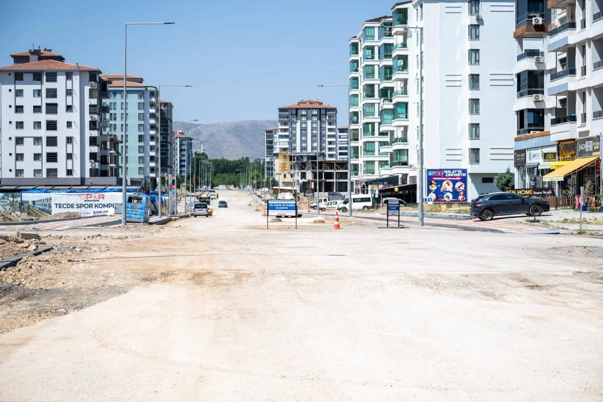 BÜYÜKŞEHİR KESİNTİSİZ ULAŞIM İÇİN YENİ YOLLAR AÇIYOR