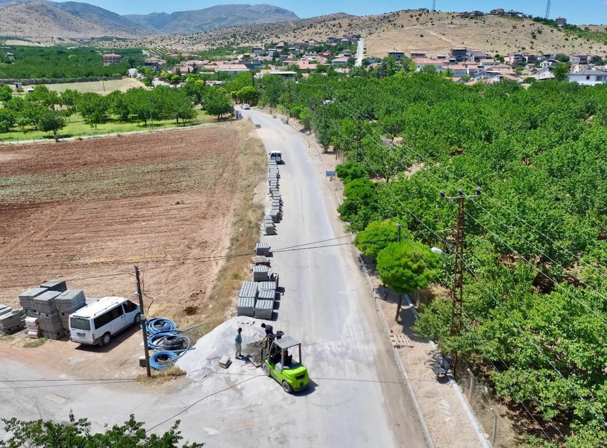 Başkan Geçit:"Yeşilyurt'un Her Köşesini İhya ve İmar Etmeye Devam Ediyoruz"