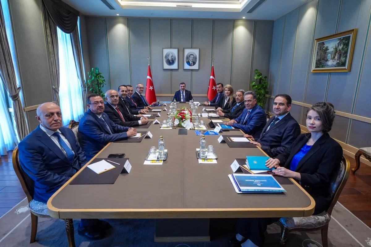Turgut Özal Tıp Merkezi'nin İhtiyaçları Cumhurbaşkanı Yardımcısı Cevdet Yılmaz'a Aktarıldı