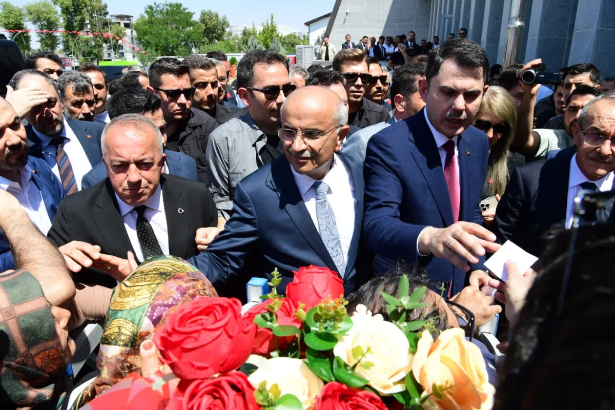 BAKAN MURAT KURUM'DAN BAŞKAN ER İLE  BELEDİYE MECLİS ÜYELERİNE TEŞEKKÜR