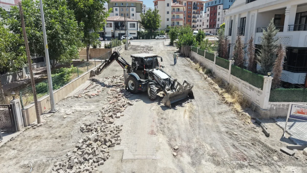 Battalgazi'de Yol Çalışmaları İlçe Genelinde Sürüyor