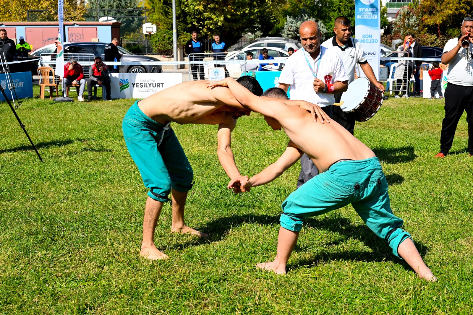 20. ULUSLARARASI TURGUT ÖZAL KARAKUCAK GÜREŞLERİ GÖRKEMLİ BİR AÇILIŞ TÖRENİYLE BAŞLADI