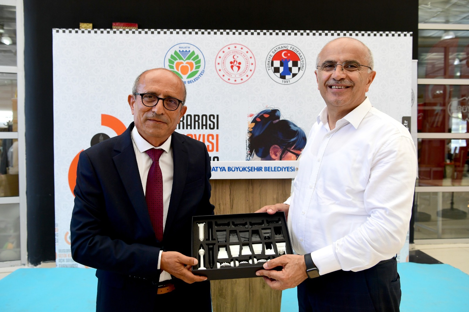 8. ULUSLARARASI ALTIN KAYISI SATRANÇ TURNUVASI ÖDÜL TÖRENİ YAPILDI