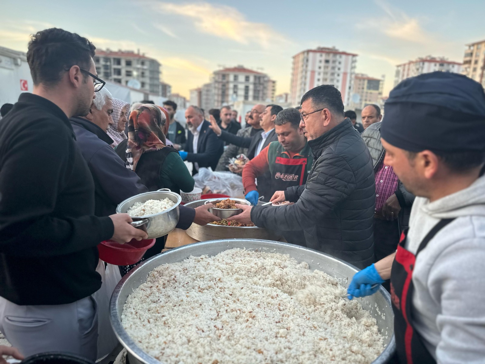AĞBABA “BU ZOR GÜNLERİ DAYANIŞMAYLA AŞACAĞIZ”