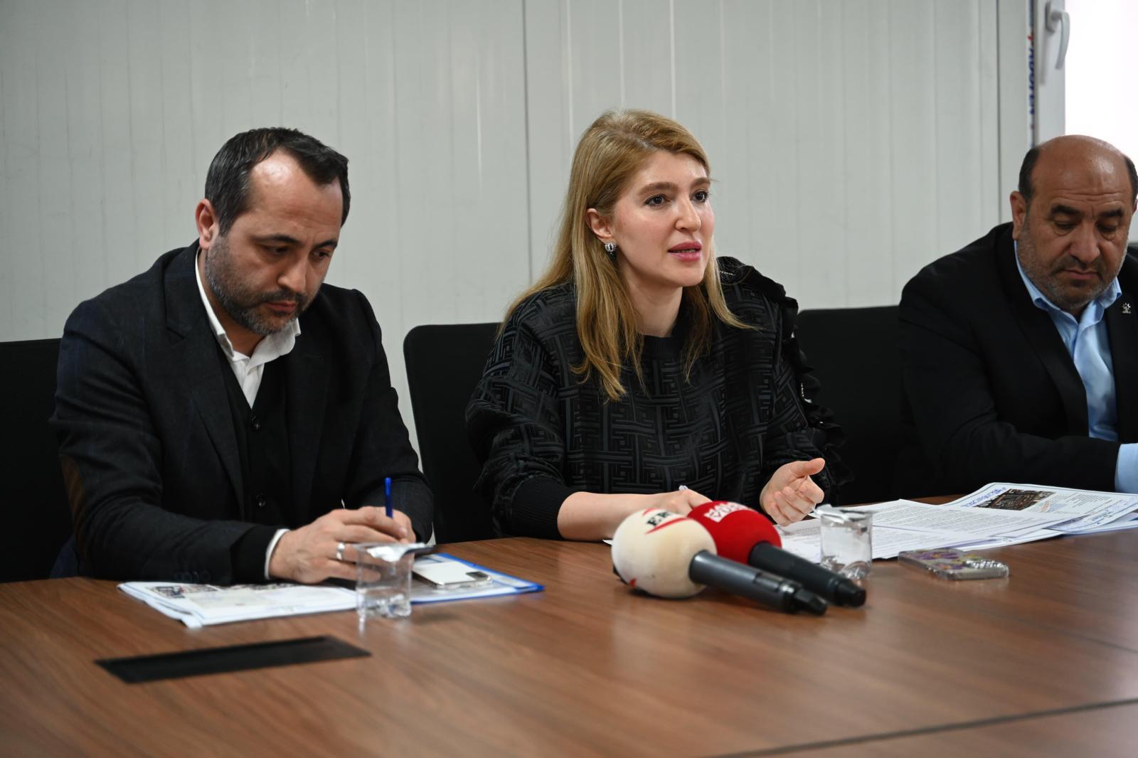 Ak Partili Vekiller Sahada