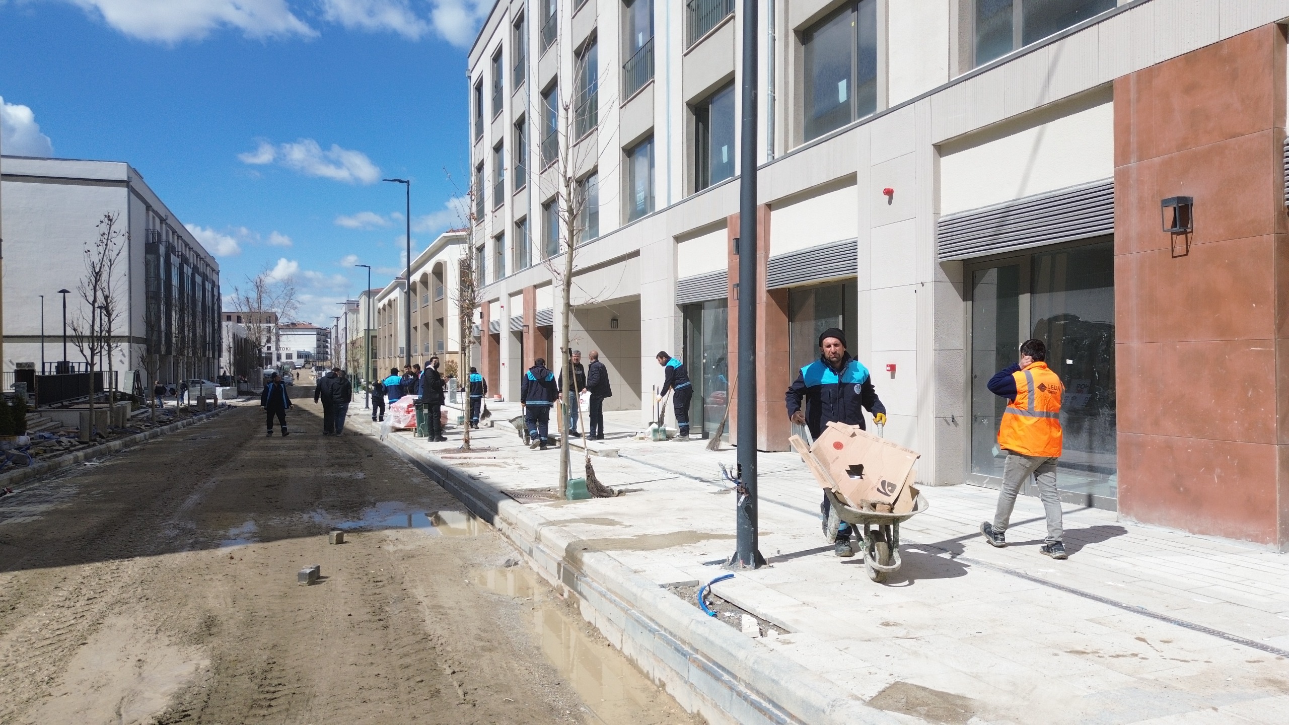 Akpınar Çarşısı'nda Temizlik Çalışmaları Başladı