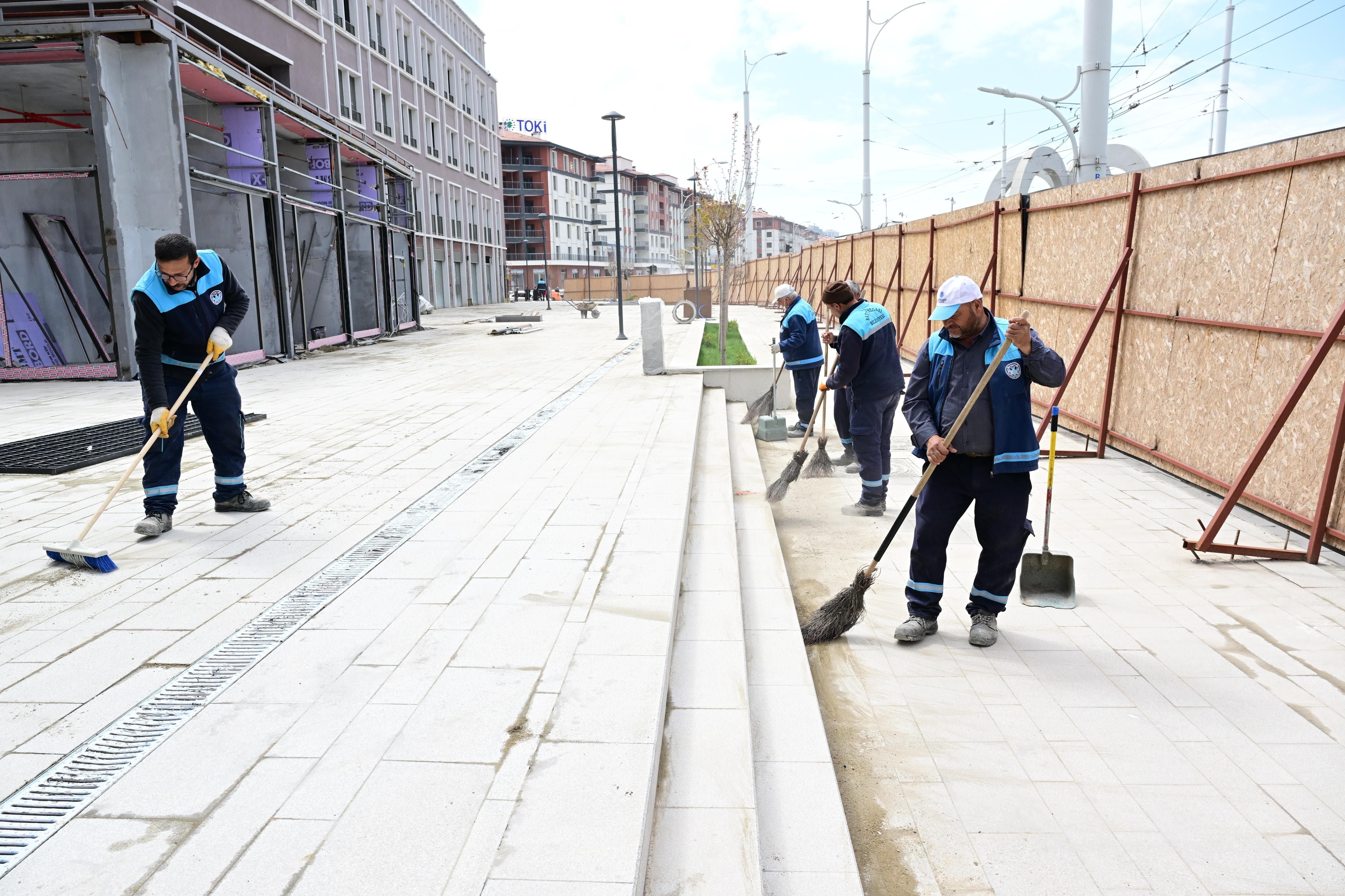 Akpınar Çarşısı'nda Temizlik Çalışmaları Sürüyor