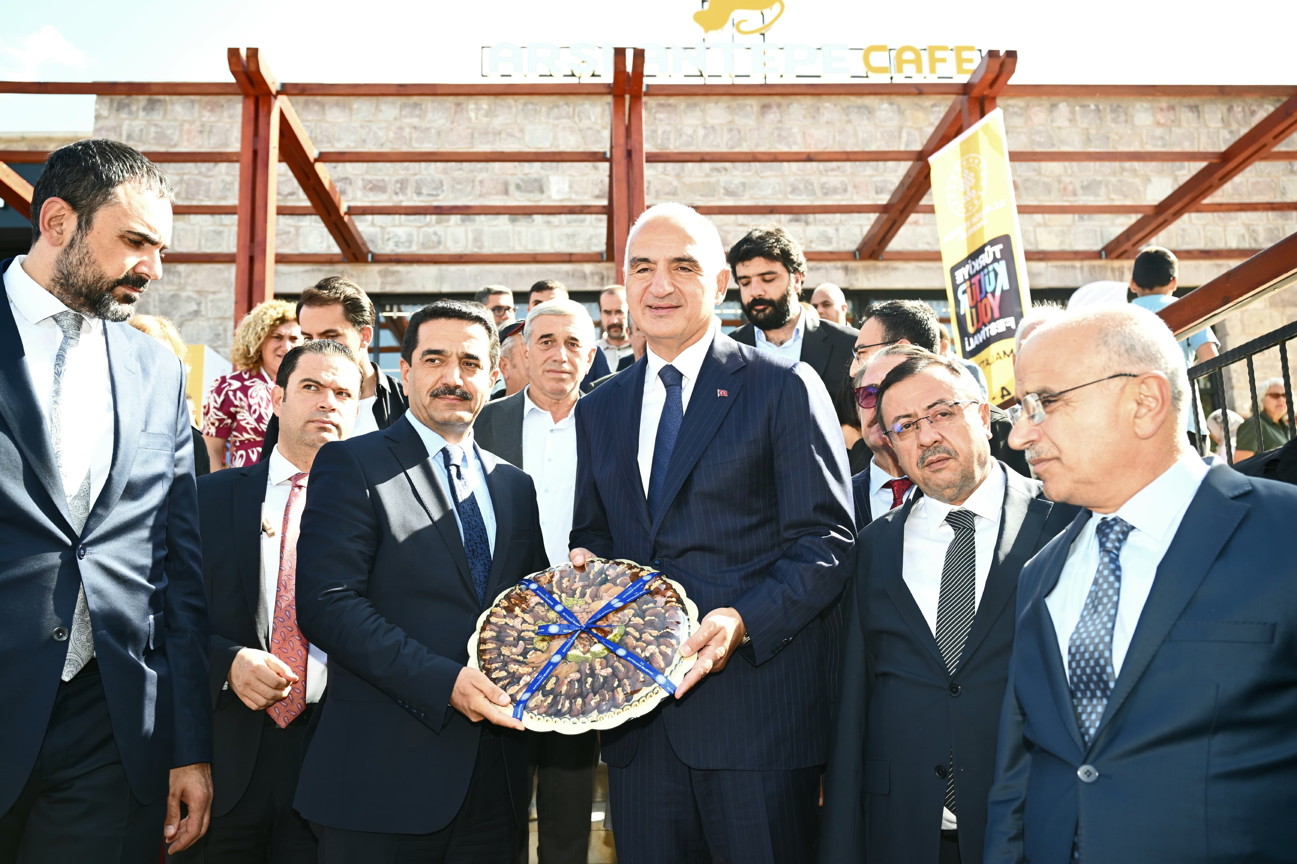 Bakan Ersoy, Arslantepe Temalı Workshop'u İlgiyle İzledi