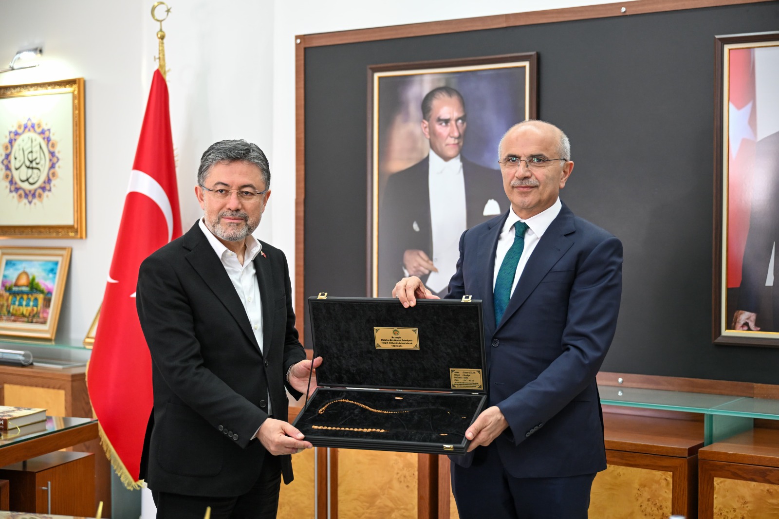 Bakan Yumaklı Sahada İncelemelerde Bulundu