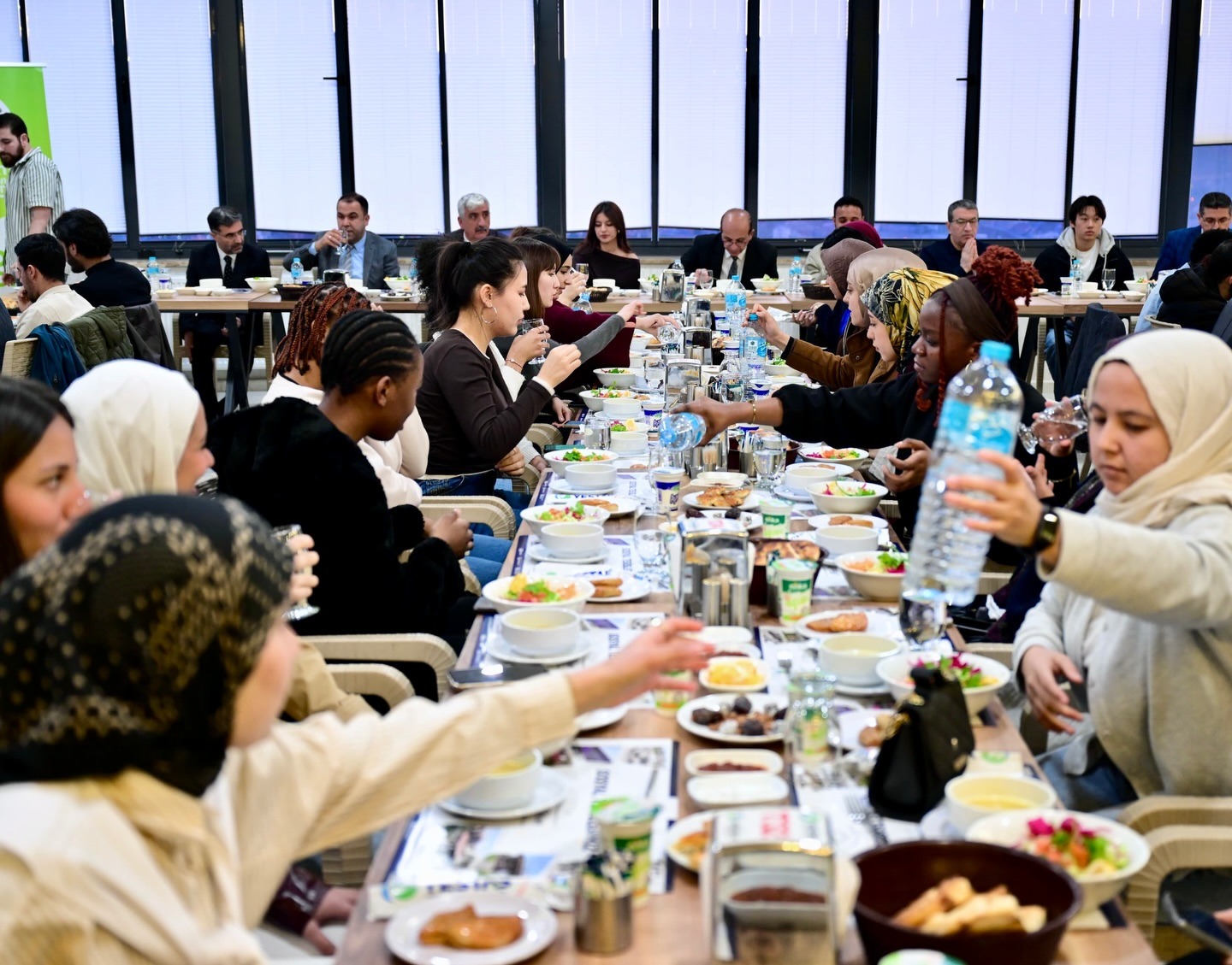 Başkan Geçit,36 Farklı Ülkeden Gelen Uluslararası Öğrencileri İftarda Ağırladı