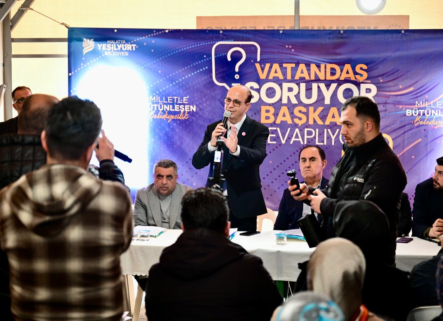 Başkan Geçit, Aşağıbağlar'da Vatandaşların Taleplerini Dinledi