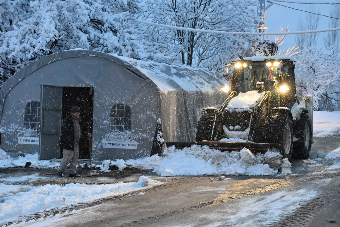 Başkan Geçit," Tüm Ekiplerimizle Sahadayız "