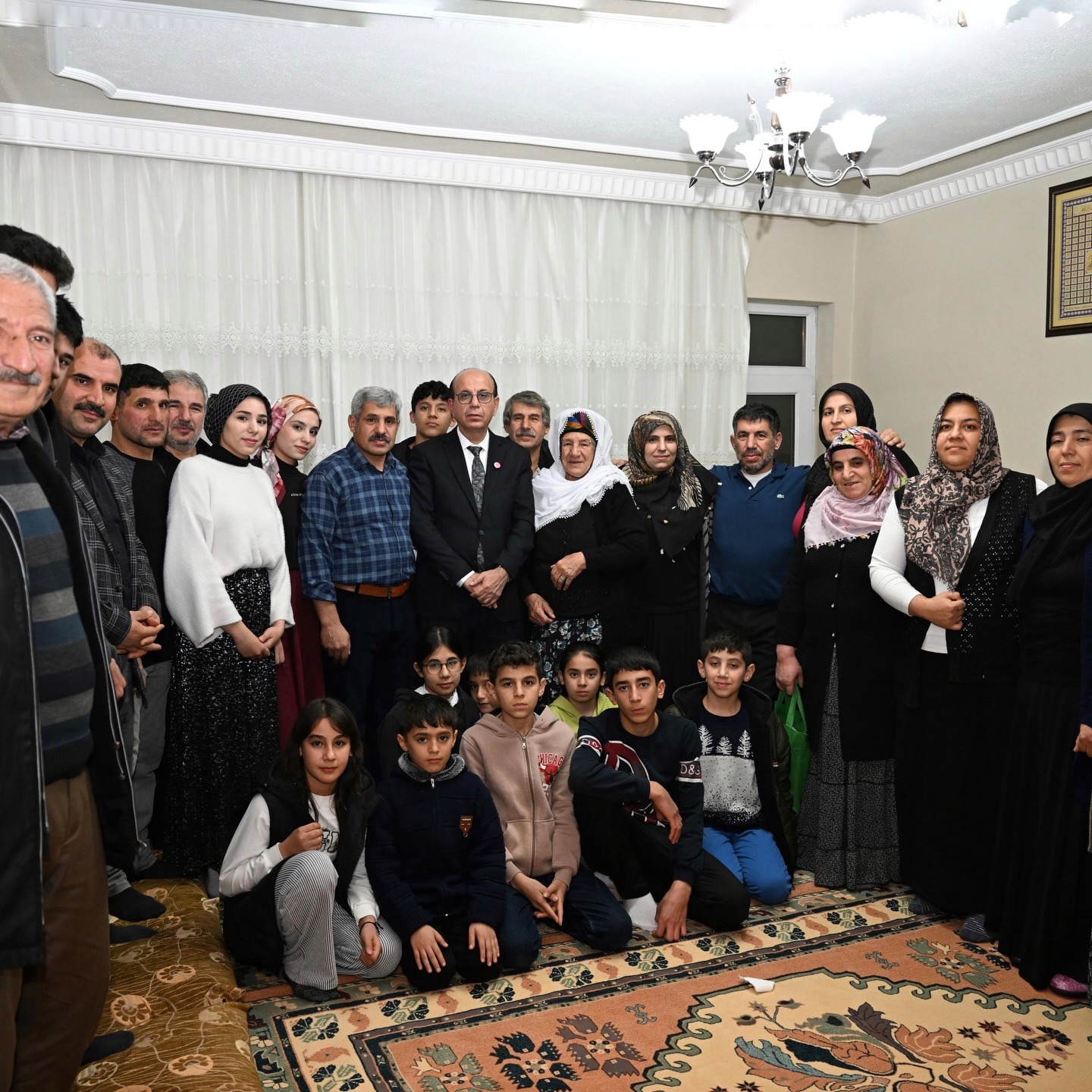 Başkan Geçit'ten Dört Kuşağın Bir Arada Yaşadığı Aileye Ziyaret