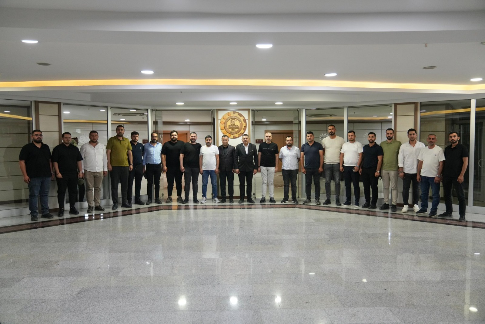 Başkan Sadıkoğlu, genç girişimcilerle bir araya geldi
