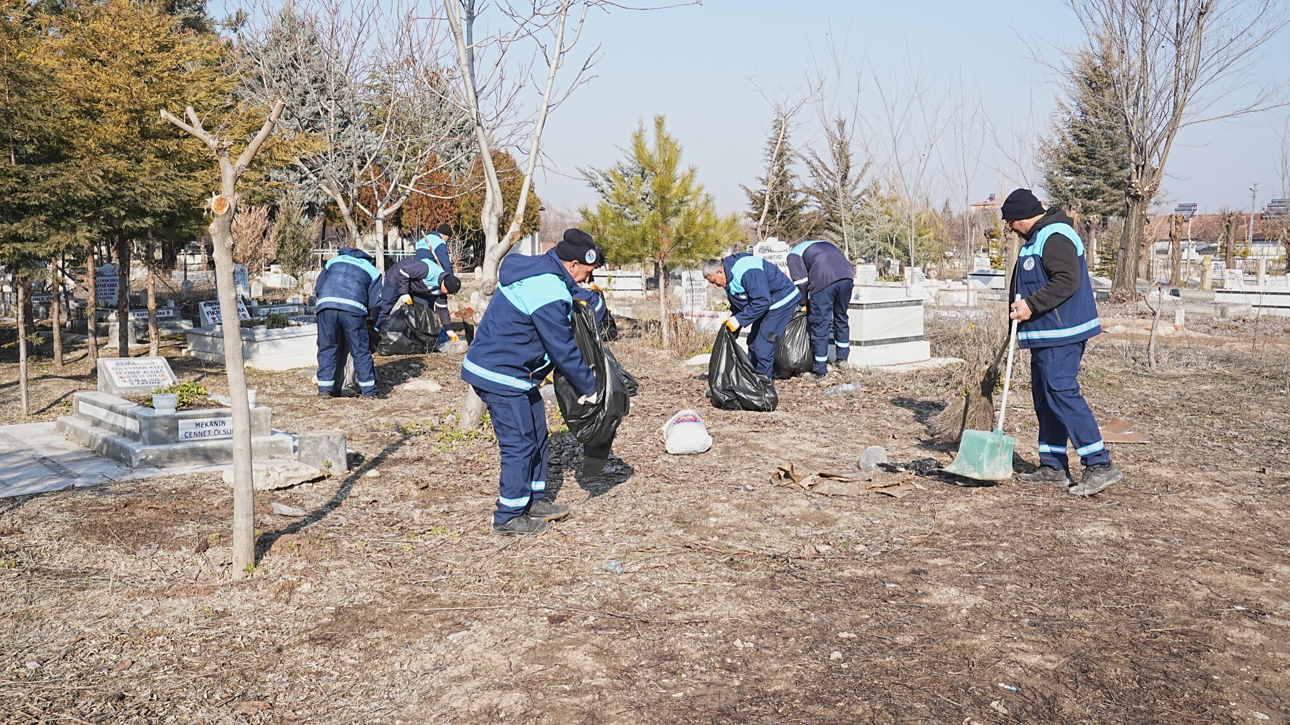 Battalgazi Belediyesi'nden Mezarlıklarda Temizlik Seferberliği