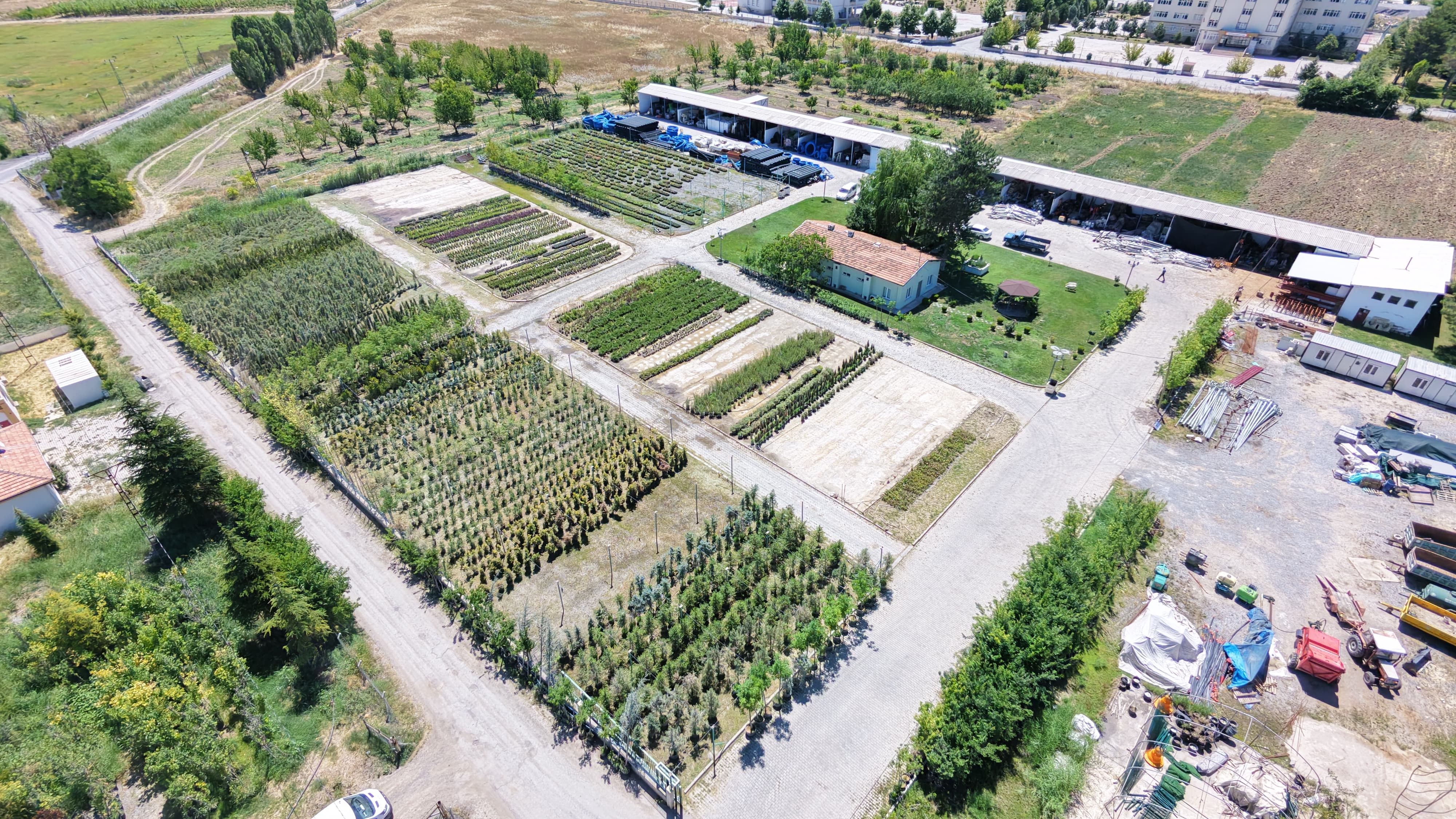 Battalgazi Belediyesi Parklarda Kendi Üretimini Kullanıyor