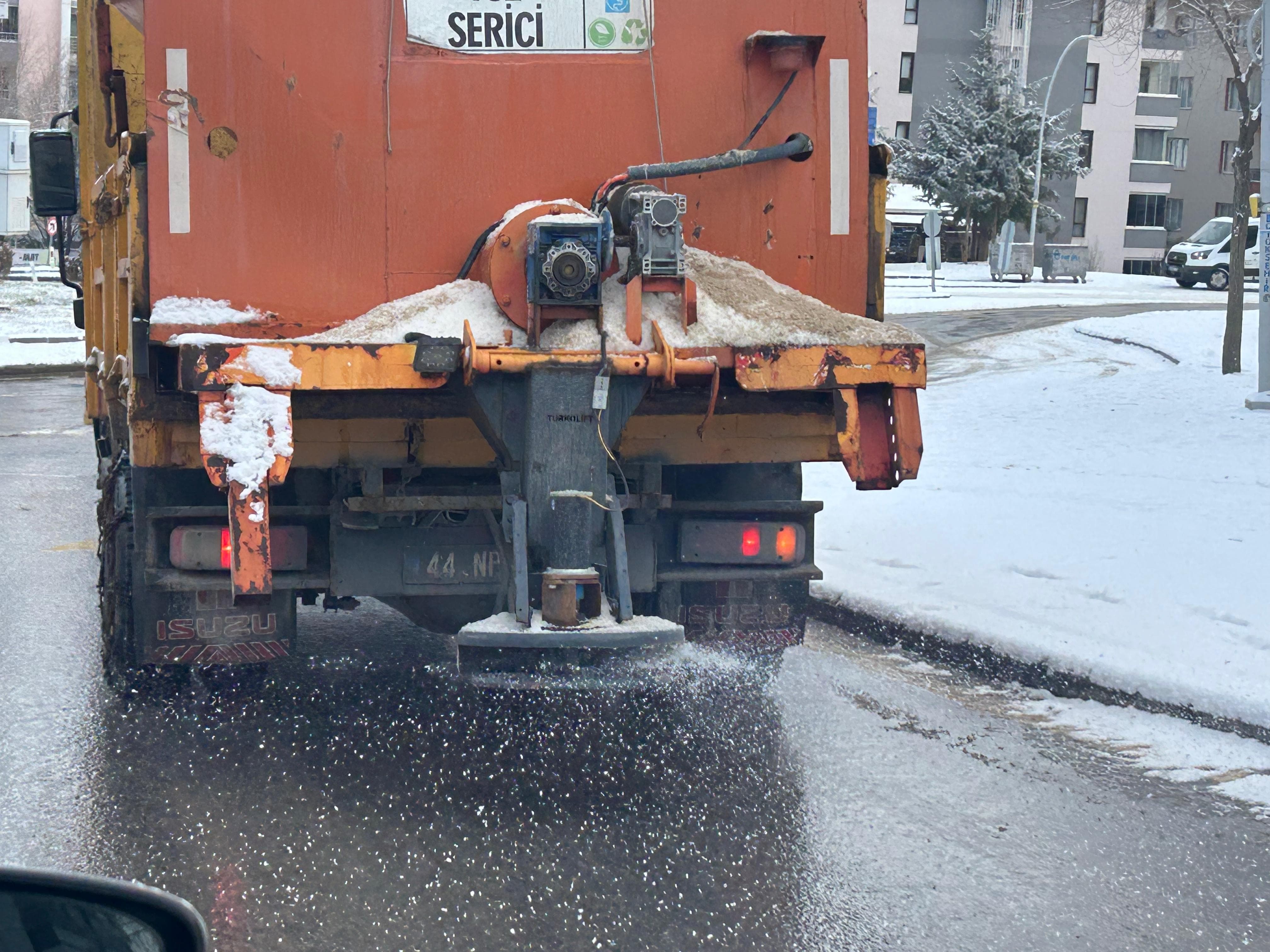 Battalgazi'de Karla Mücadele Aralıksız Sürüyor