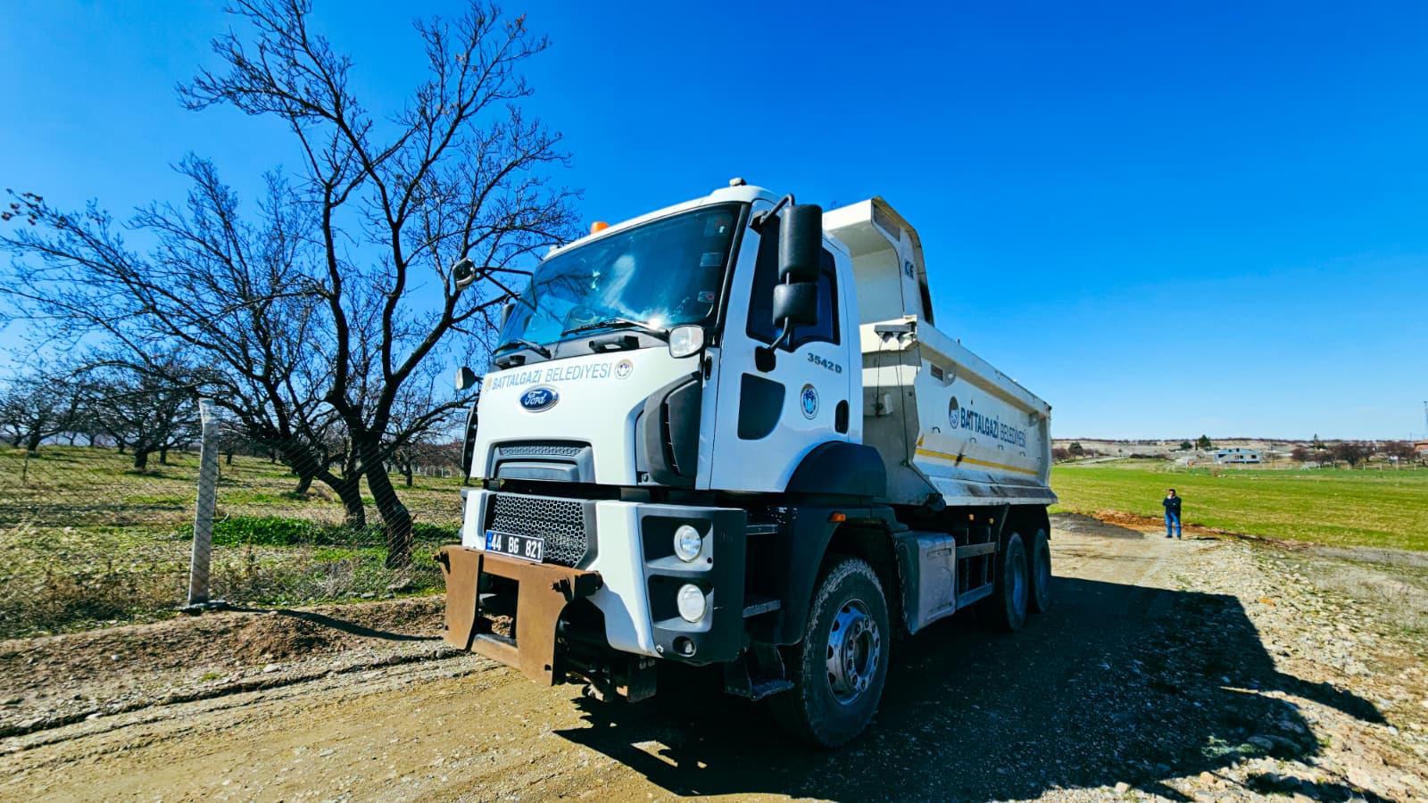 Battalgazi'de Kırsal Mahallelerde Yol Çalışmaları Sürüyor