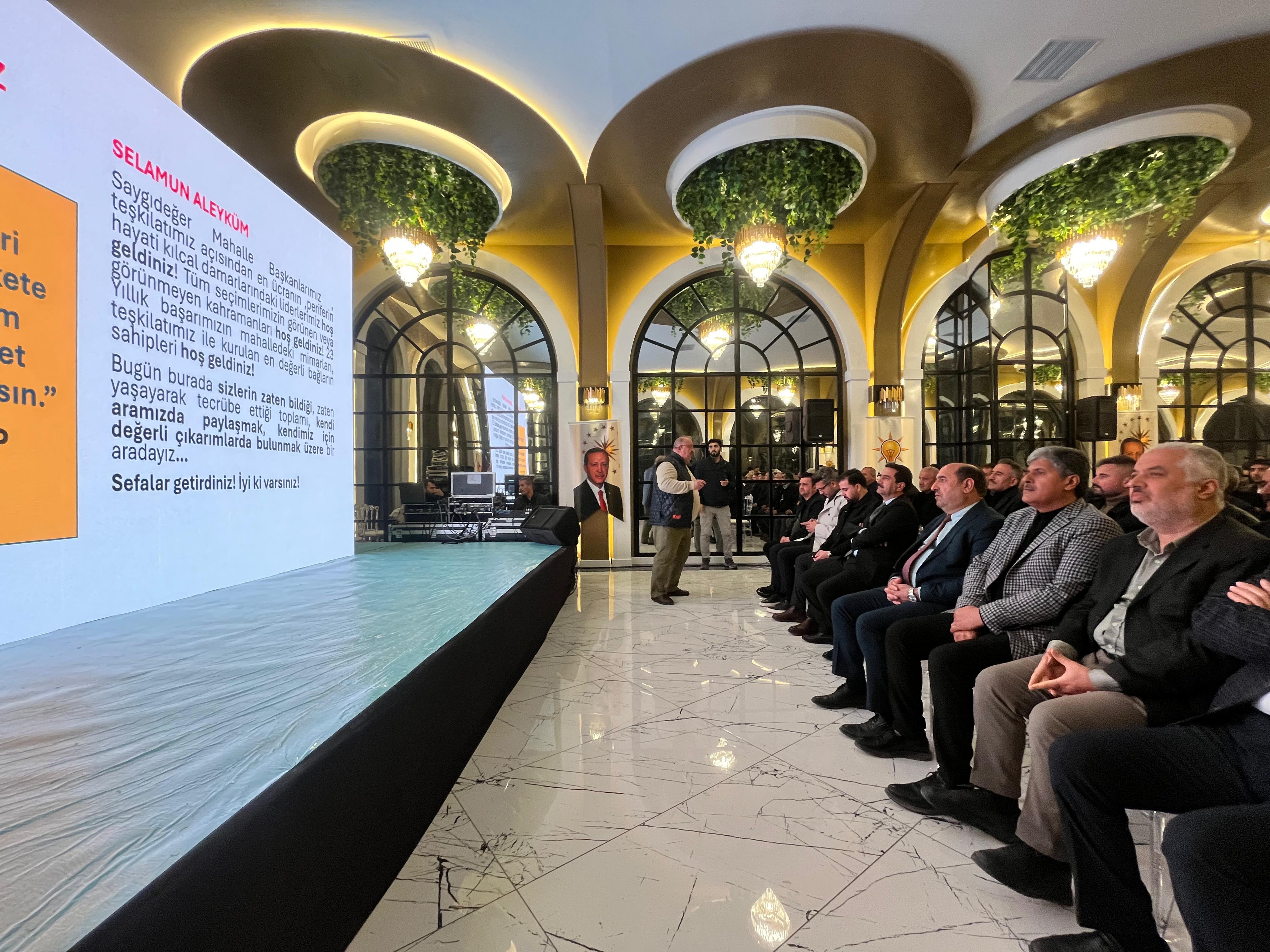 Battalgazi'de Teşkilat Akademisi: Mahalle Başkanlarına Eğitim Ve Sertifika Gururu!