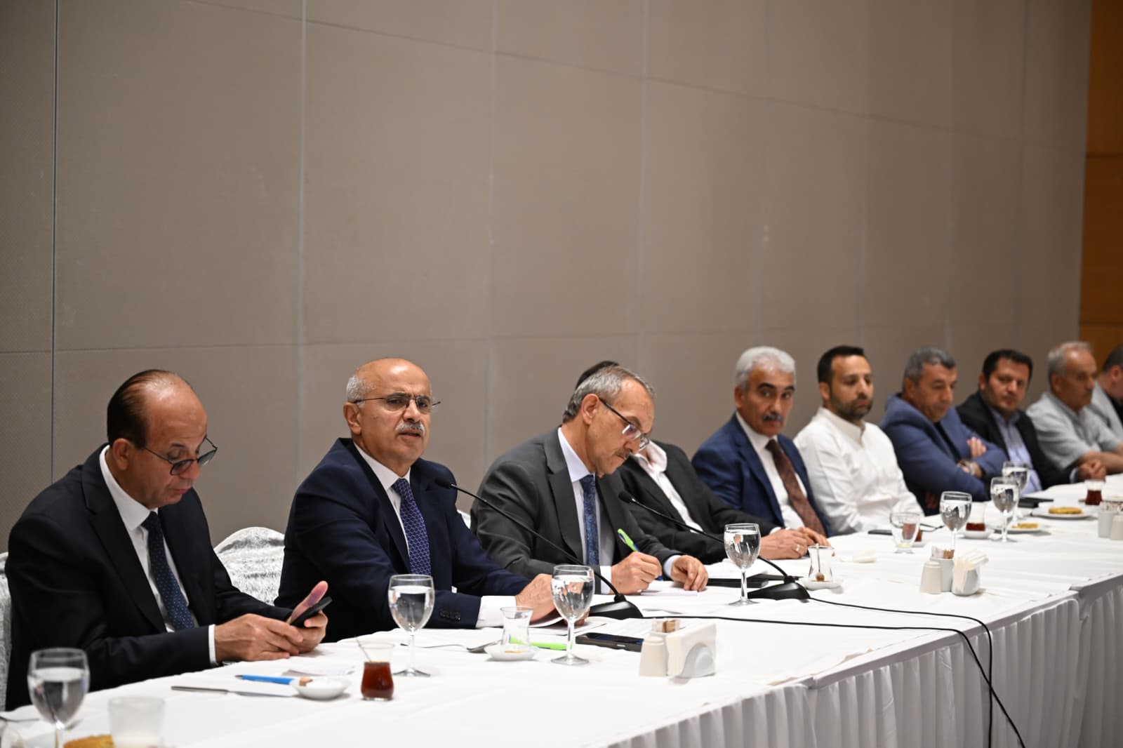 Büyükşehir Belediye Başkanı Sami Er, Malatya Valiliği tarafından düzenlenen istişare toplantısına katıldı.