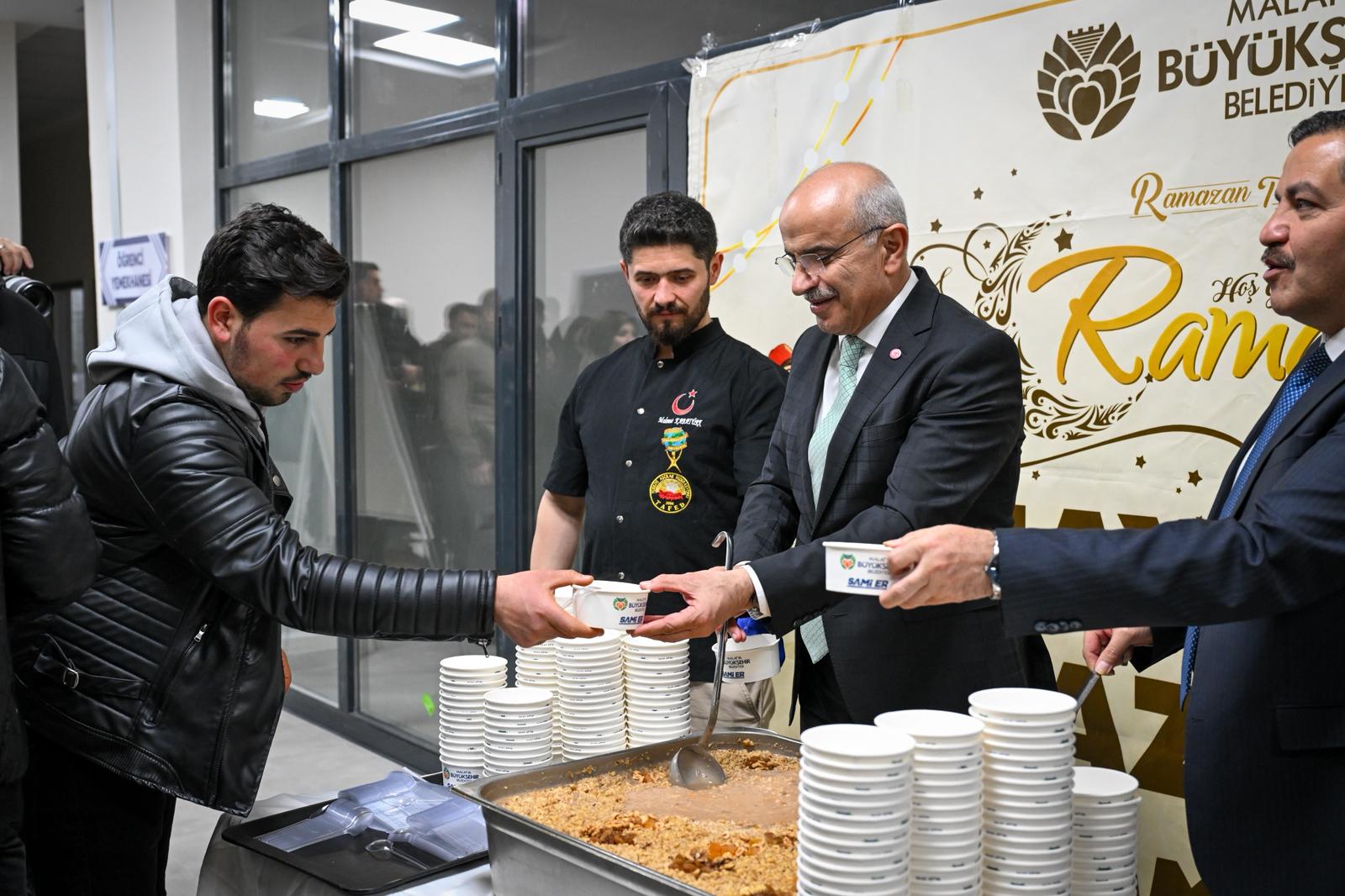 BÜYÜKŞEHİR BELEDİYESİ’NDEN ÜNİVERSİTE ÖGRENCİLERİNE ÖZEL ETKİNLİK