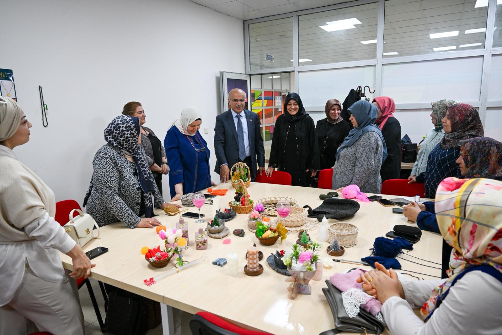 Büyükşehir Belediyesi’nden üreten kadınlara büyük destek