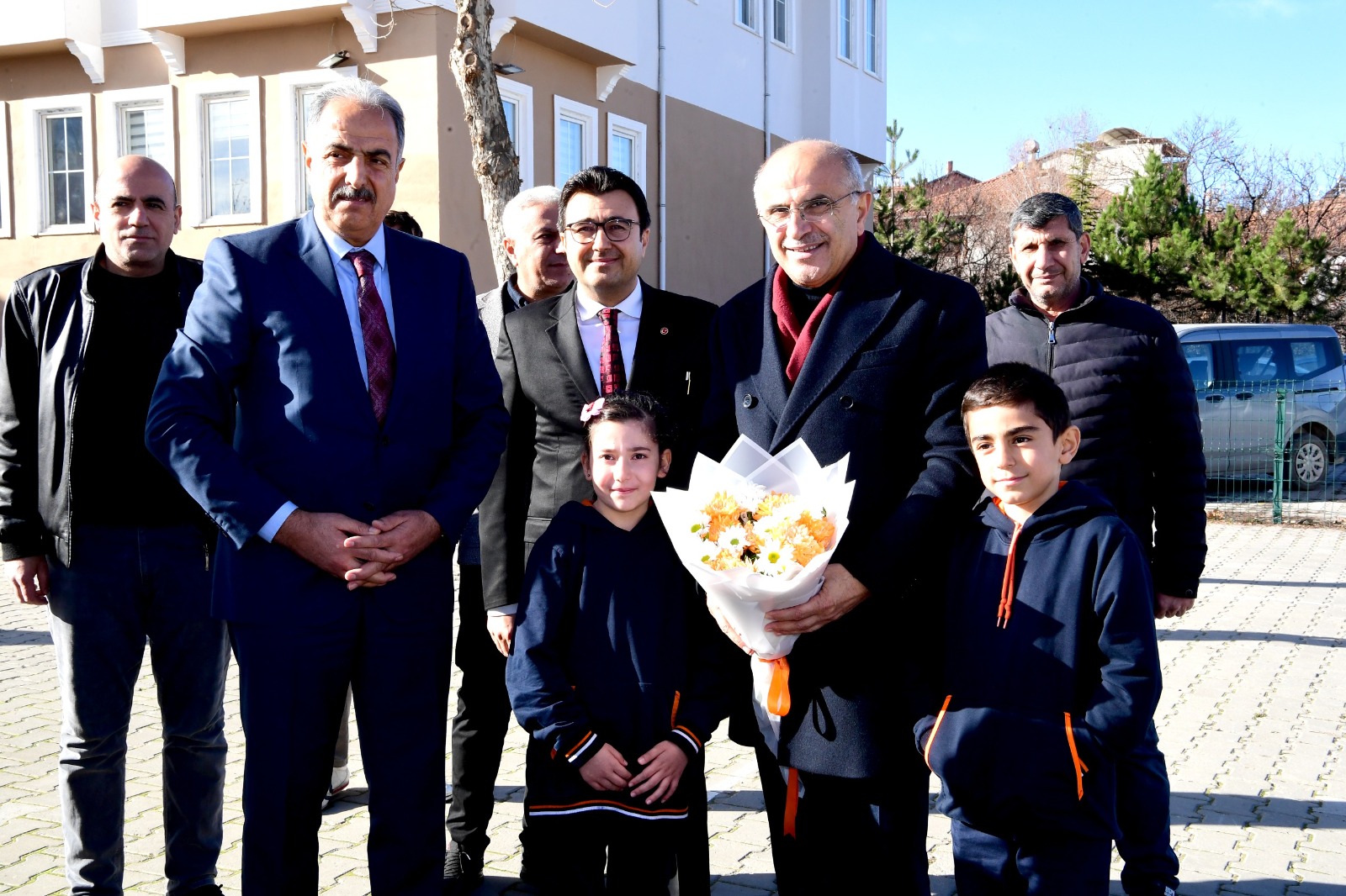 “ÇALIŞIRSANIZ VE AZMEDERSENİZ BAŞARI GELİR"