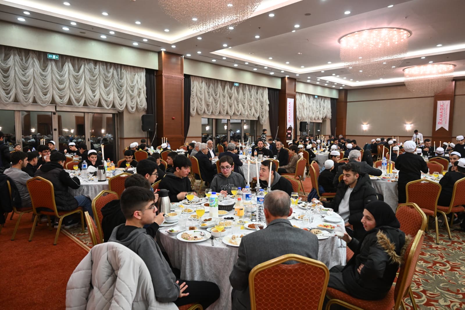 “CAMİLERİMİZİ KÜLLİYE ANLAYIŞIYLA İNŞA EDİYORUZ”