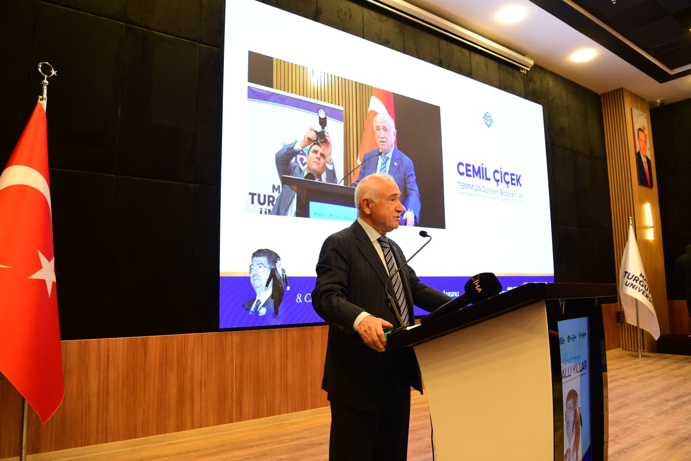 Cemil Çiçek: "Turgut Özal Çok Farklı Bir Konuma Sahiptir"