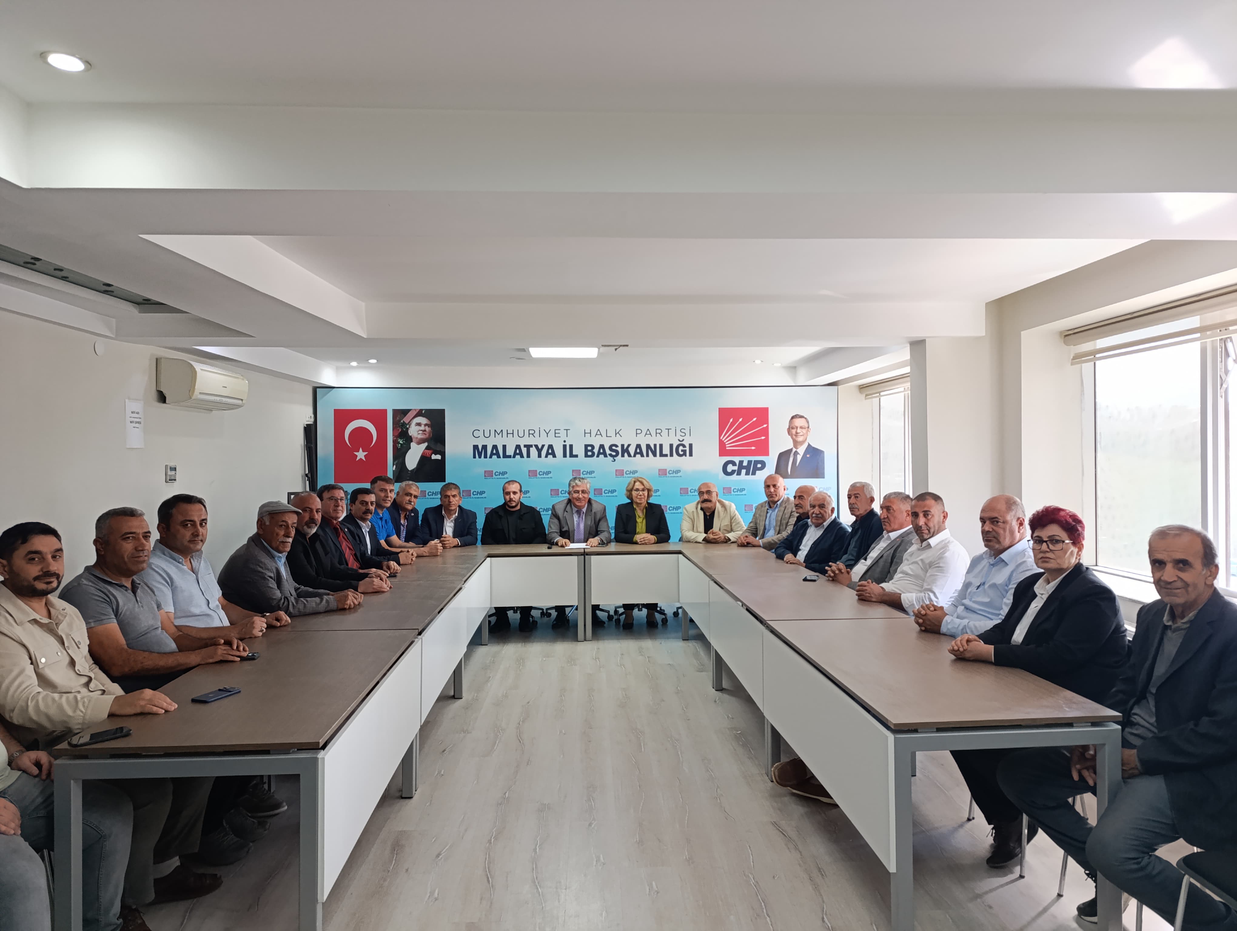 CHP'de İlçe Başkanlarından Barış Yıldız'a Tam Destek