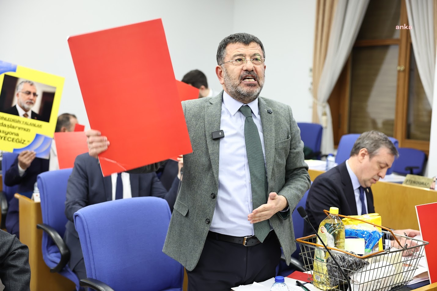 CHP'Lİ  AĞBABA, EMEKLİ ZAMMINI PROTESTO ETTİ