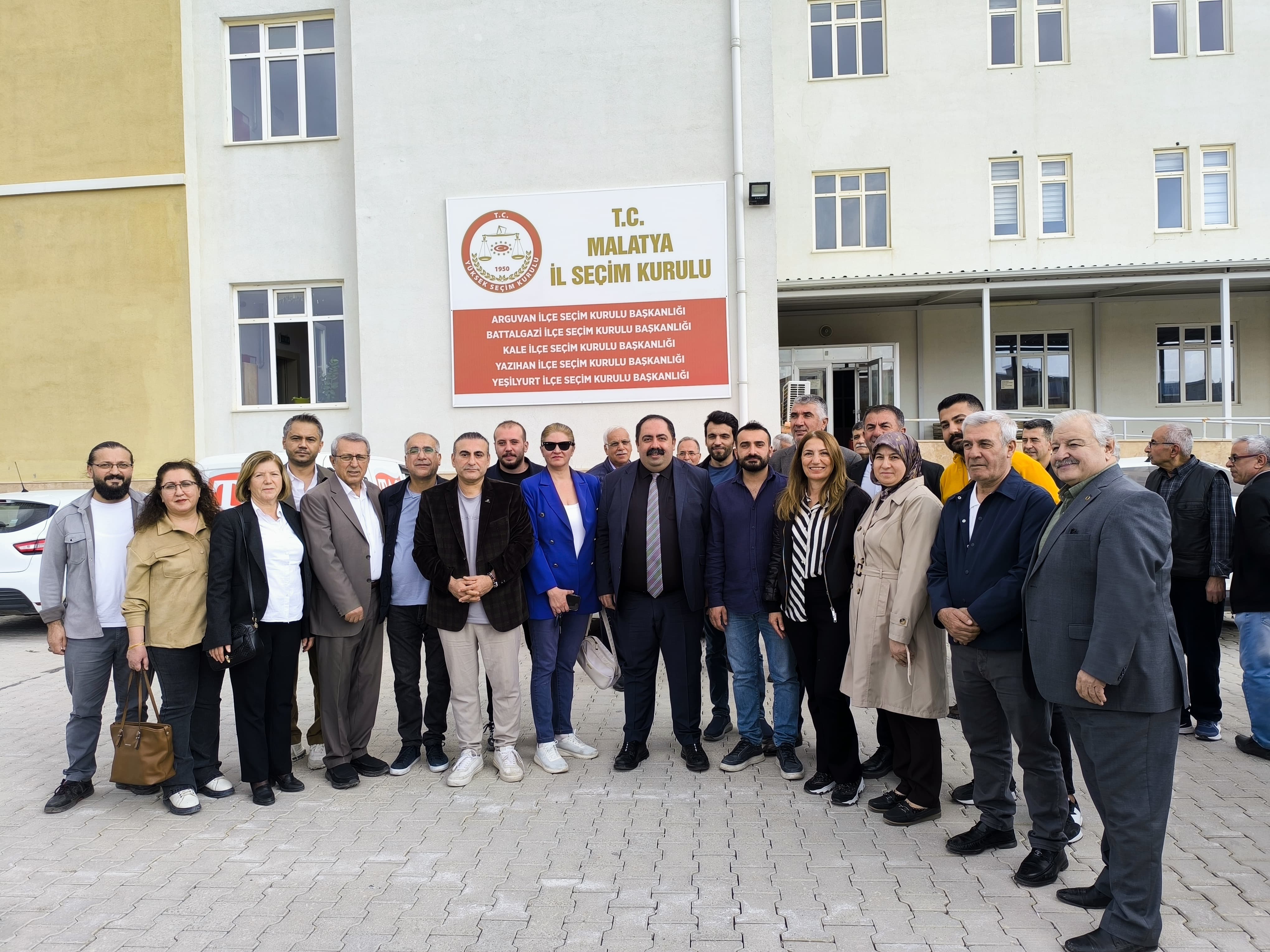 CHP MALATYA İL YÖNETİMİ MAZBATASINI ALDI