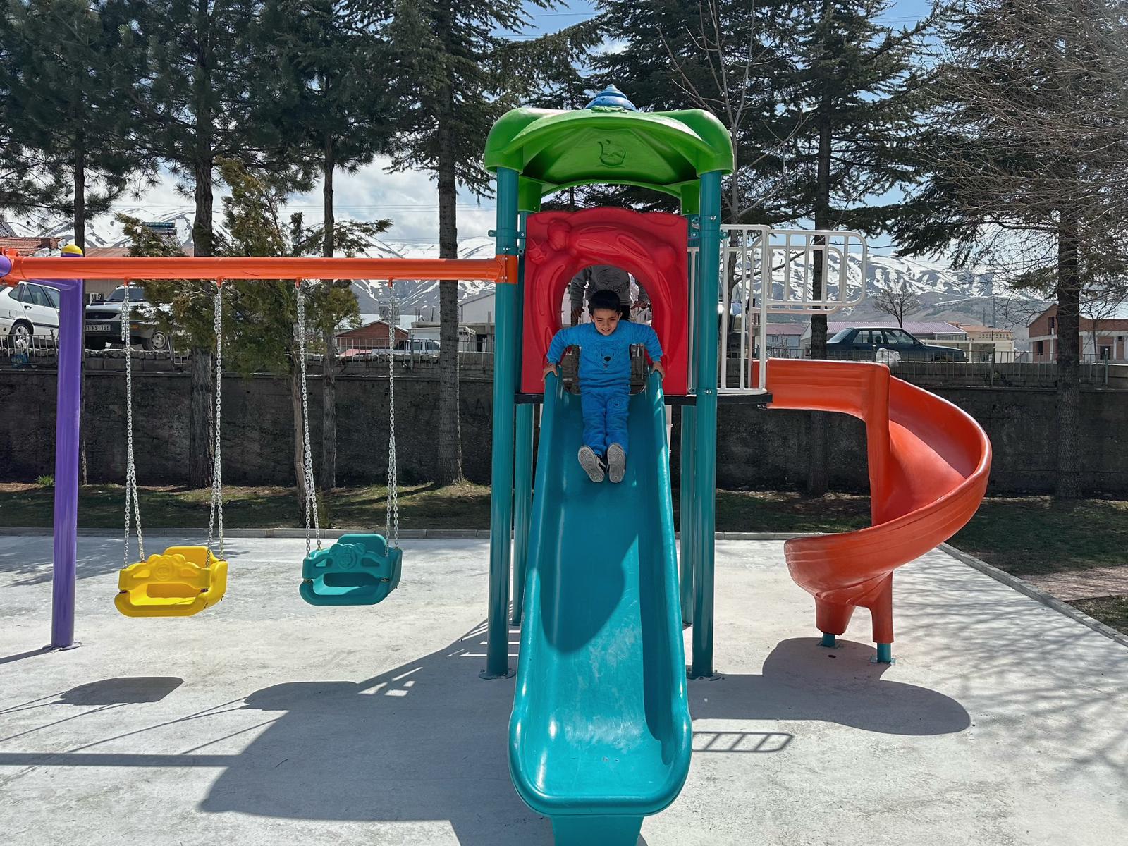 Doğanşehir’de Çocukların Yüzü Gülüyor: Başkan Bayram’dan Mahallelere Park Müjdesi