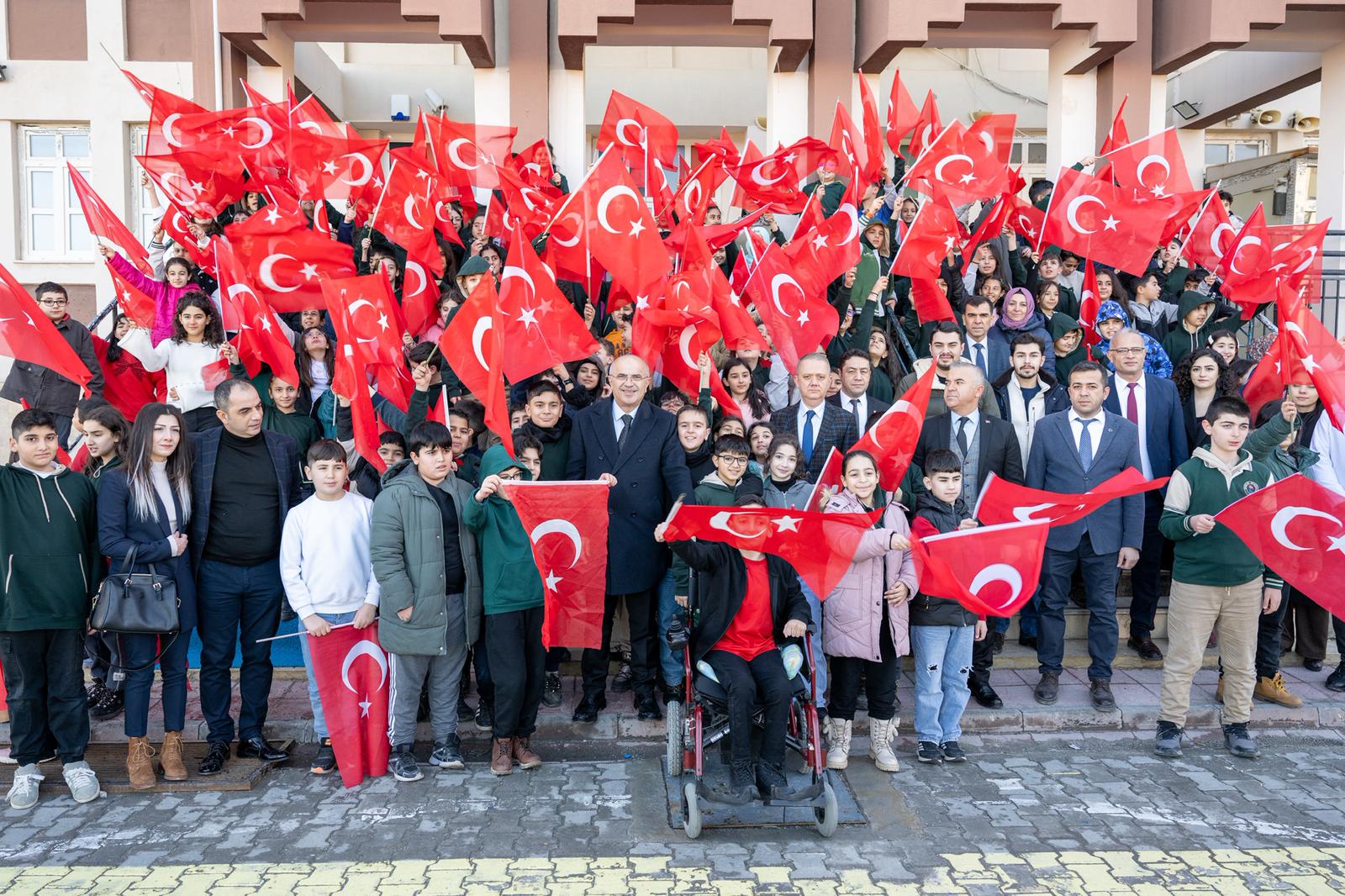 “EN BÜYÜK BAŞARI  ÇALIŞMAK VE İŞİNİ İYİ YAPMAKTIR”
